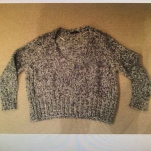 NWOT Zara Knit M boxy cropped v-neck sweater